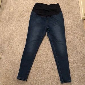 Skinny maternity jeans